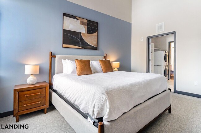 Building Photo - 55 Elm St