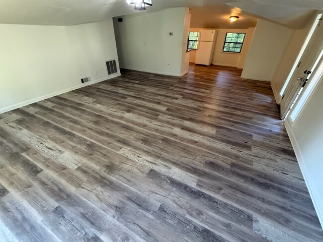 Foto del edificio - 6104 Pisgah Rd SW