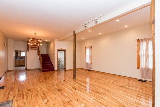 Building Photo - 2314 W Polk St