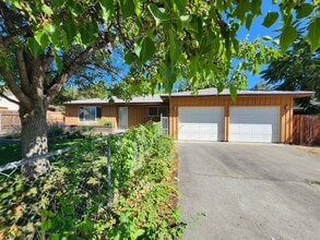 Building Photo - 5007 W Irving St
