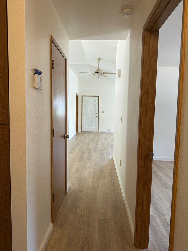 Foto del edificio - Well maintained home in desirable neighbor...