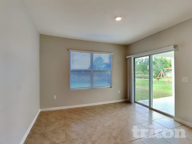 Foto del edificio - 5765 Arlington River Dr.