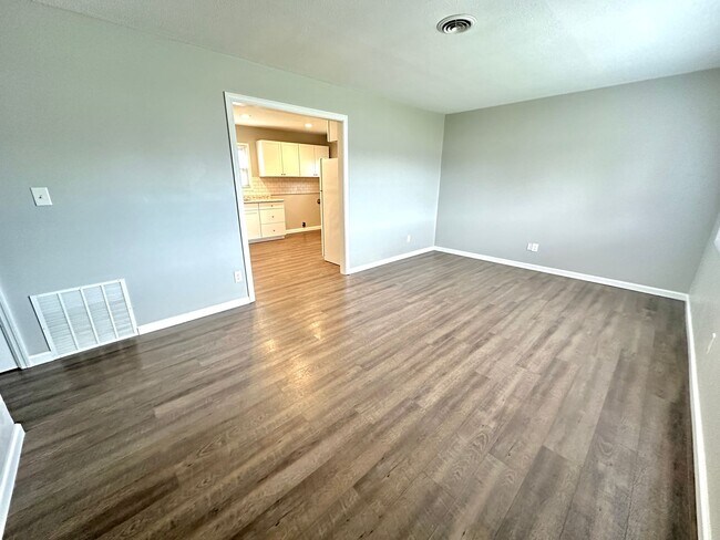Building Photo - 2460 Aragon Ave S