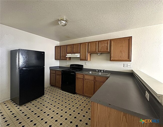 Building Photo - 2801 Cantabrian Dr