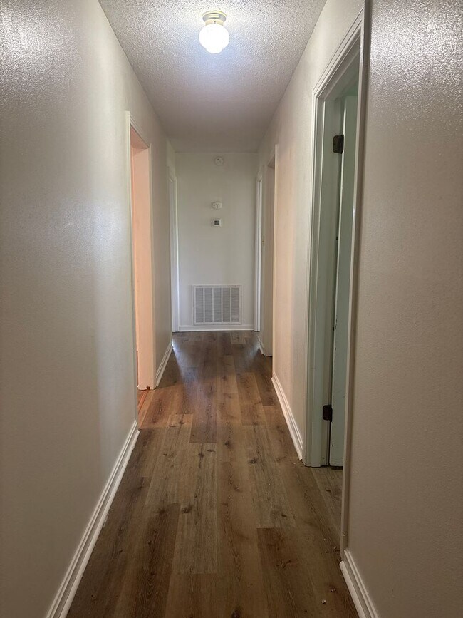 Foto del edificio - 5032 Anderson St