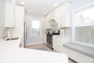 Building Photo - 141 Adams St