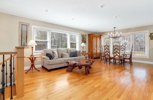 Building Photo - 2936 Warbler Pl