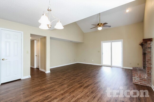 Foto del edificio - 8847 Himebaugh Ln