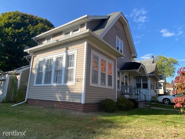 Building Photo - 3 br, 1 bath House - 301 W High St