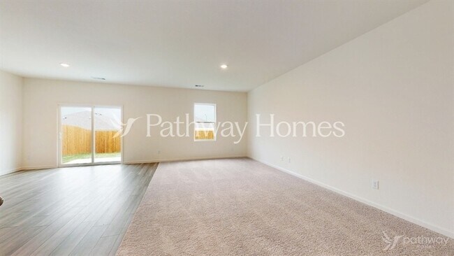 Building Photo - 8401 Hawkview Dr