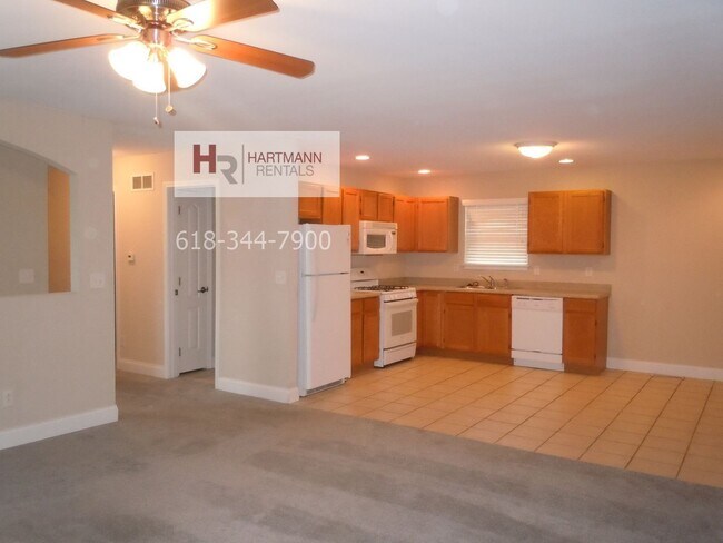 Photo - 123 W Center St Apartment