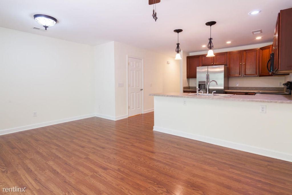 Primary Photo - 2 br, 1.5 bath Townhome - 2858 Mackenzie Ct
