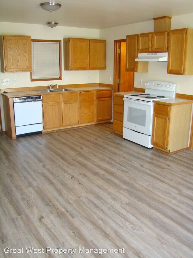 Building Photo - 1 br, 1 bath House - 5492 Hyada Blvd NE