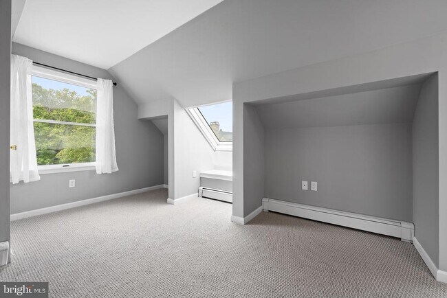 Foto del edificio - 862 Rolling Hills Rd