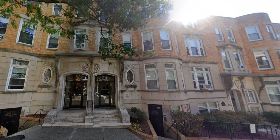 Primary Photo - 21 Fairbanks St