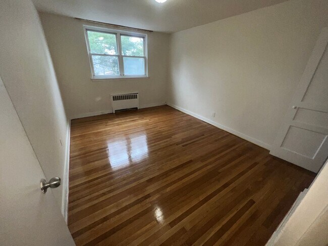 Foto del edificio - 6840 Marshall Rd