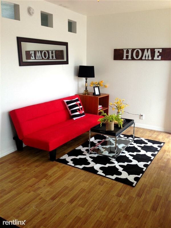 Building Photo - 2 br, 1 bath Apartment - Eagle Manor