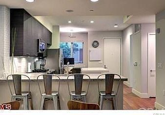 Foto del edificio - 6001 Carlton Way