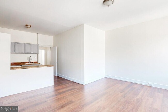 Foto del edificio - 929 N Calvert St