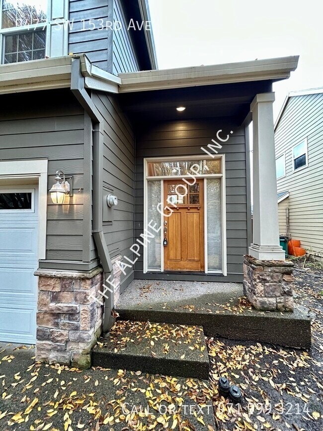 Foto del edificio - $500 OFF YOUR FIRST MONTH! Spacious Townho...