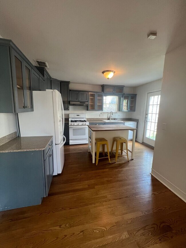 Foto del edificio - Two Bedroom Remodel in Rosedale Neighborhood