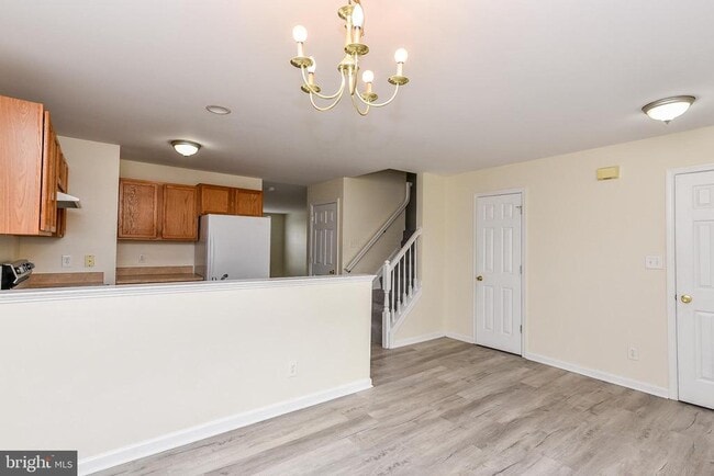 Foto del edificio - 24 Sanford Dr