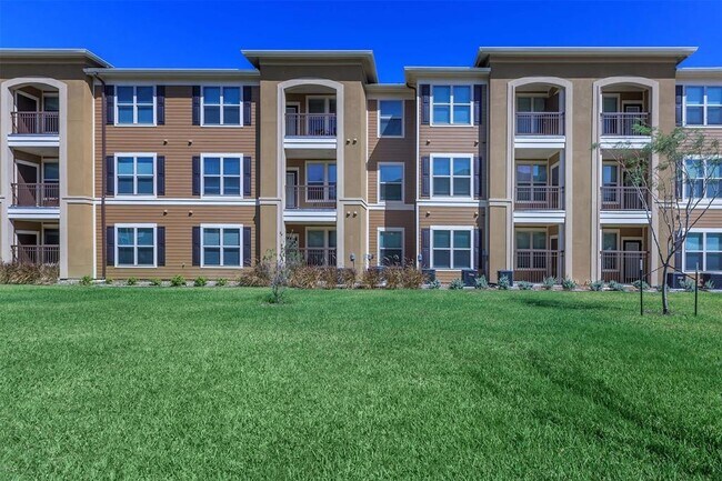 Foto del edificio - 1430 Mile 6 1/2 W