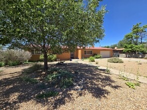 Building Photo - 512 Camino Solano