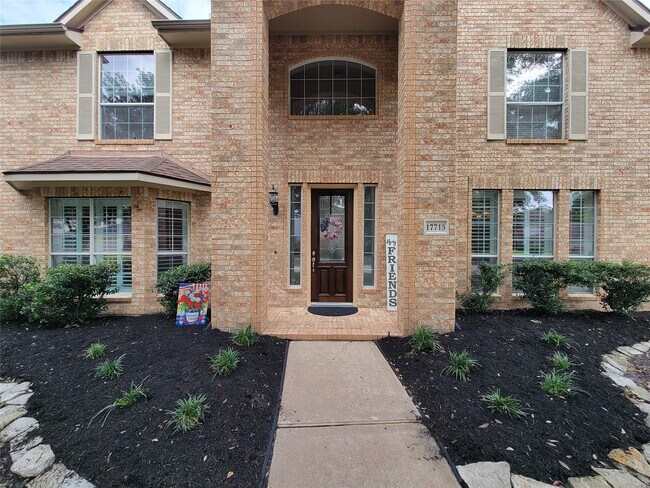 Foto del edificio - 17715 Laguna Trail Dr