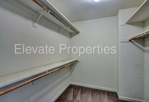 Building Photo - 2864 Grove Way