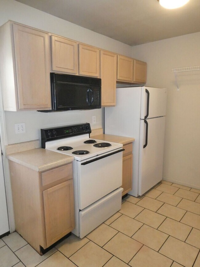 Foto del edificio - 4409-11 Derby Ridge Dr