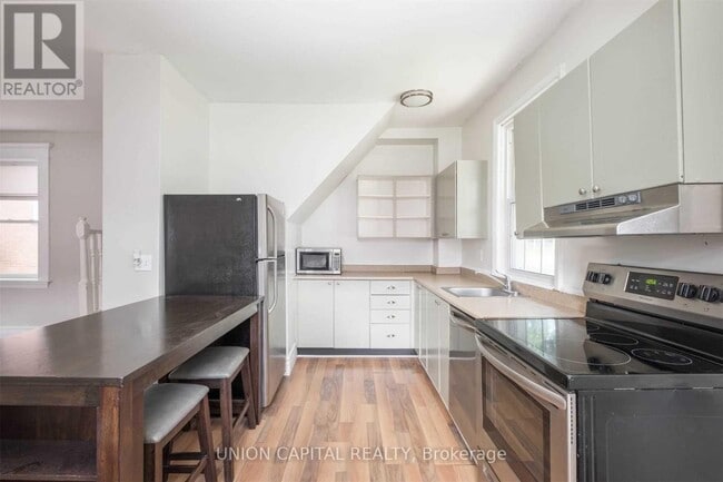 Building Photo - 207 Perry St