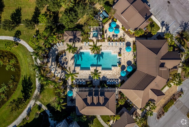 Main Pool - Goldelm at Bennett Park