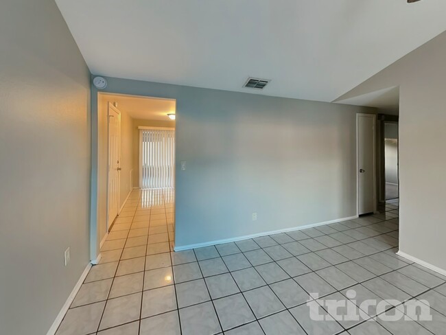 Foto del edificio - 8504 Willow Forest Ct