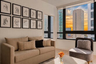 Building Photo - 225 N Miami Ave