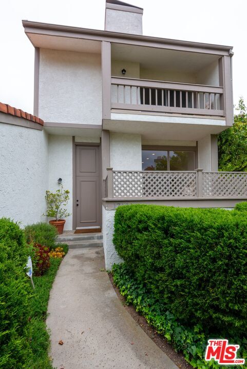 Building Photo - 17098 Palisades Cir