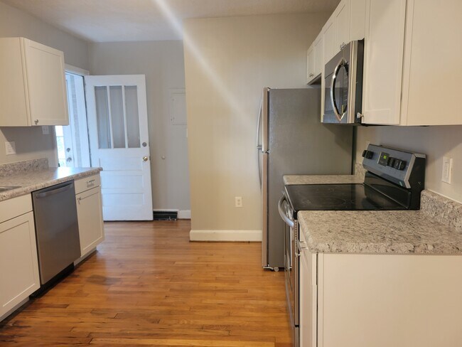 Foto del edificio - 1330 Highland Ave