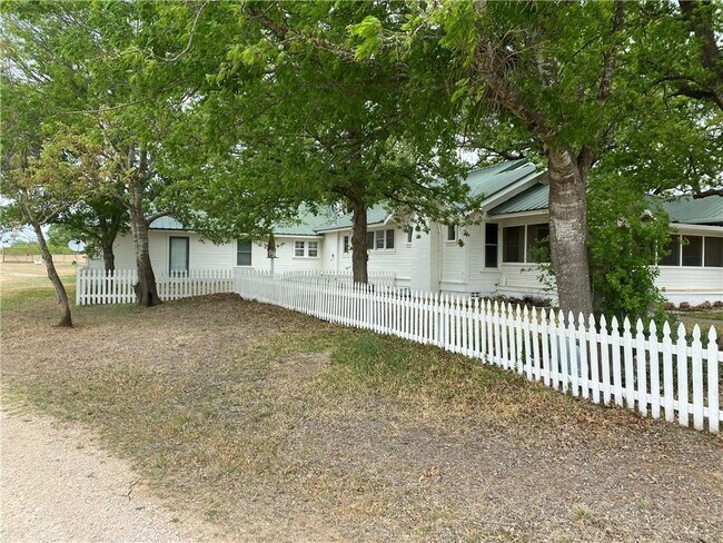 Building Photo - 7800 Co Rd 210
