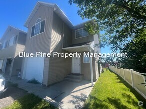 Building Photo - 2488 Prospect Dr