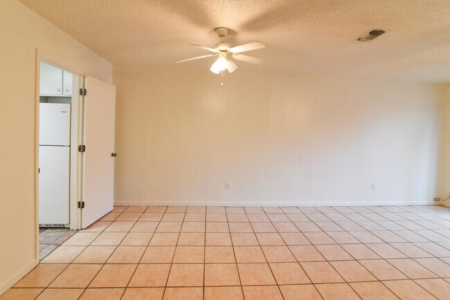 Building Photo - 2397 Gregory Dr