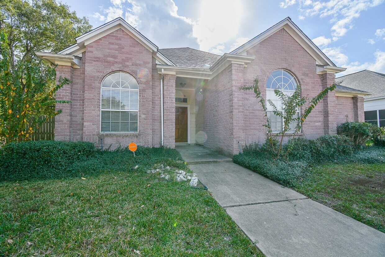 Foto principal - 6422 Alisa Ln