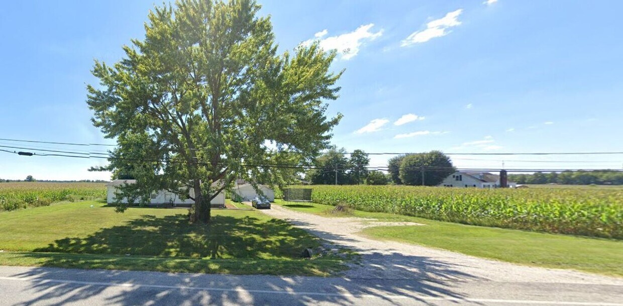 Building Photo - Country Charm Meets Convenience!