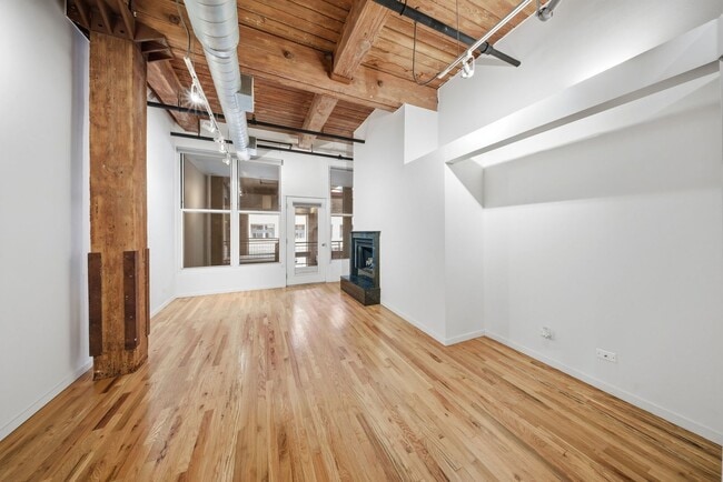 Building Photo - 1000 W Washington Blvd