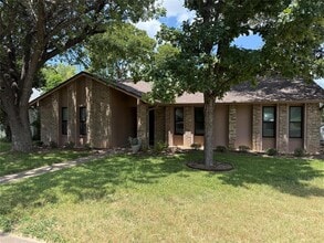Building Photo - 1010 Speer Ln