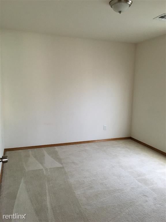 Building Photo - 3 br, 2 bath House - 8104 Aaron Dr