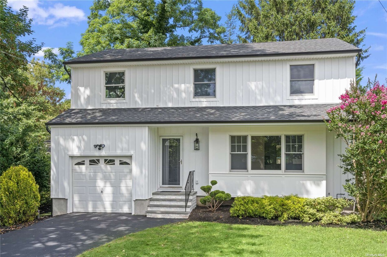 8 Parmalee Ct, Huntington, NY 11743 House Rental in Huntington, NY