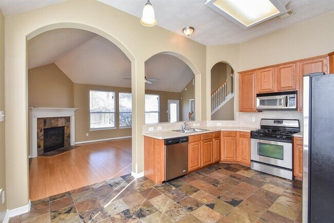Building Photo - 2811 Little Spring Cir