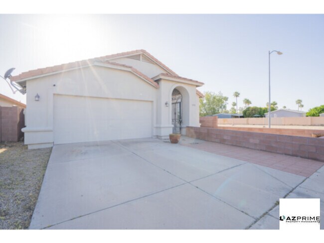 Foto del edificio - Embrace Spacious Living in this Remarkable...