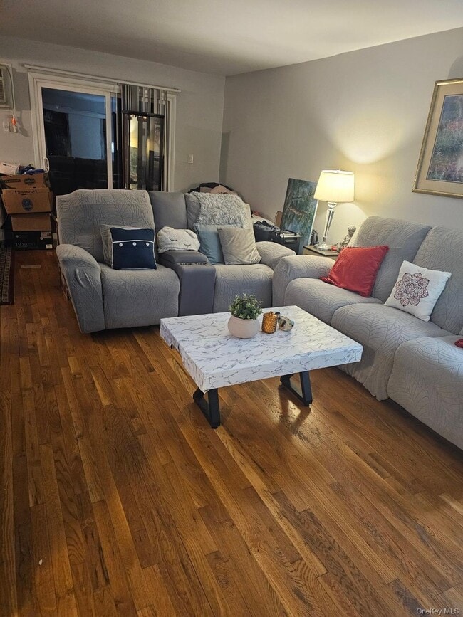 Building Photo - 4 Darian Ct