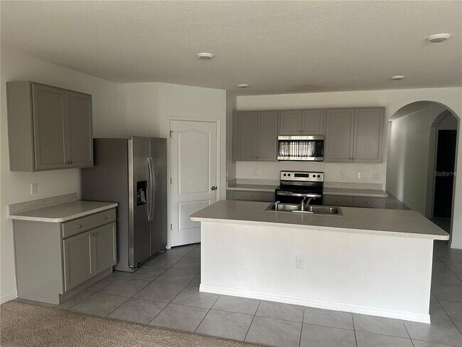 Foto del edificio - 318 Montgomery Ct